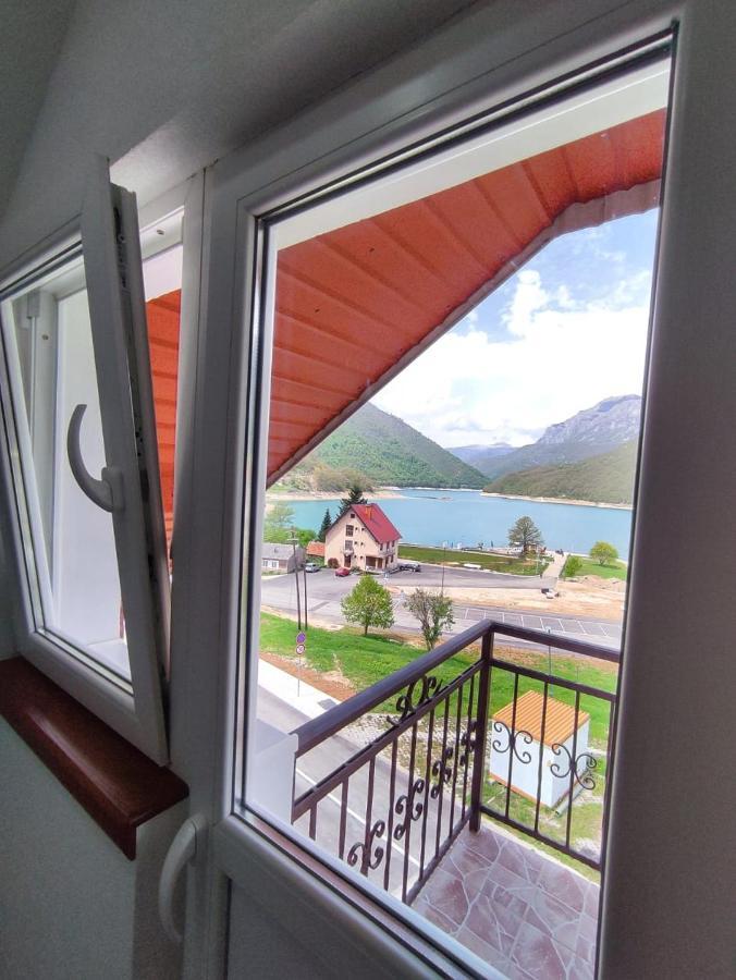 Apartment Lakeview Плужине Екстериор снимка