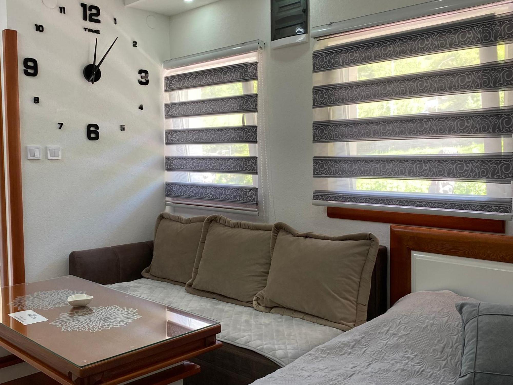 Apartment Lakeview Плужине Екстериор снимка