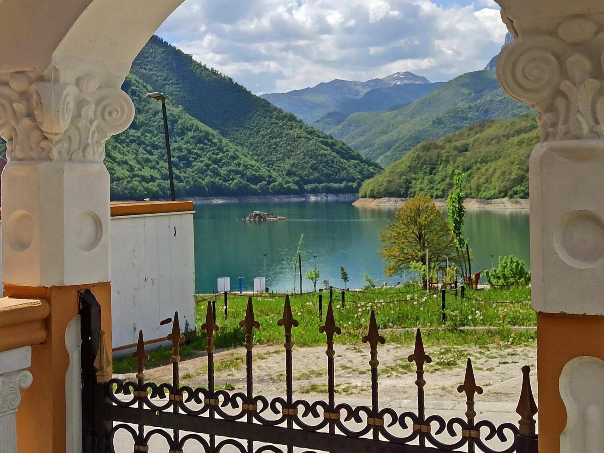 Apartment Lakeview Плужине Екстериор снимка